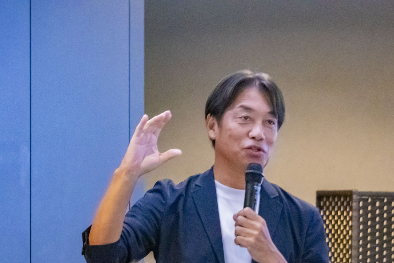 基調講演で登壇したスポーツジャーナリストの中西哲生氏