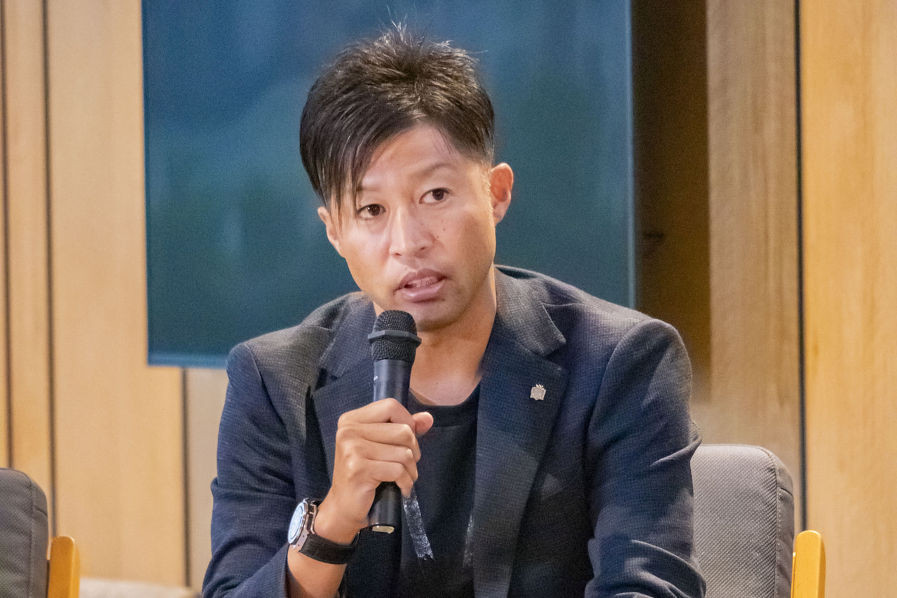 パネルディスカッションの様子　パネリストの森﨑和幸氏