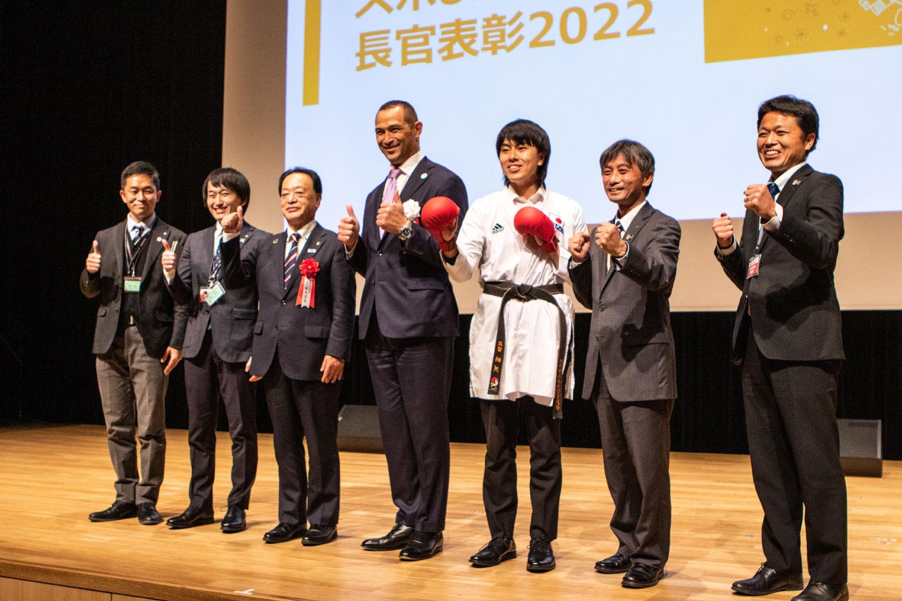 2022年の表彰式典で「スポまち！ピックアップ」に選ばれた時の静岡県御殿場市の皆さん：イメージ