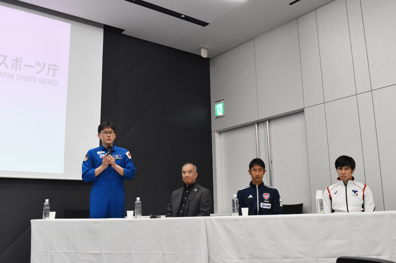 右より、木村　敬一手（パラ水泳日本代表（パラリンピック金メダリスト））、川村　　怜選手（ブラインドサッカー®男子日本代表）、野口　聡一氏（立命館大学特命学長補佐）、金井　宣茂氏（JAXA宇宙飛行士）：イメージ